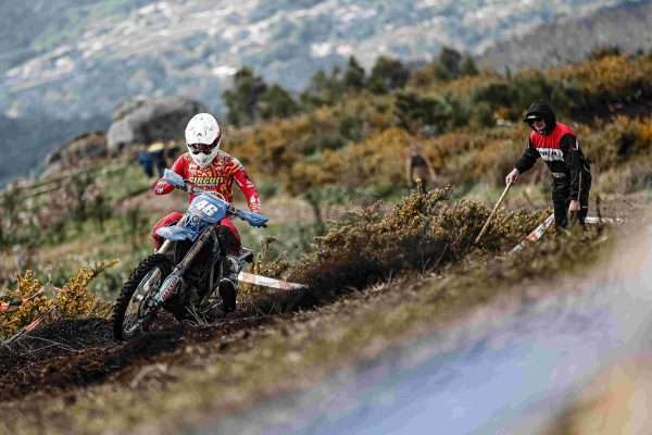 איך לבחור את אופנוע האנדורו הראשון שלך